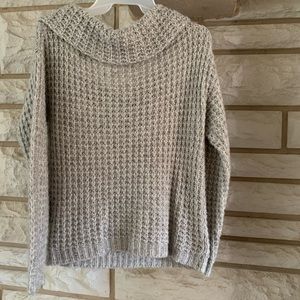 Over the shoulder gray sweater lightly used.  XL from the Buckle.